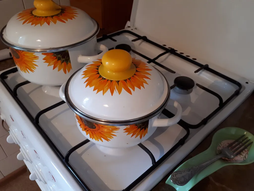 Двухкомнатная квартира с большой лоджией в центре Феодосии