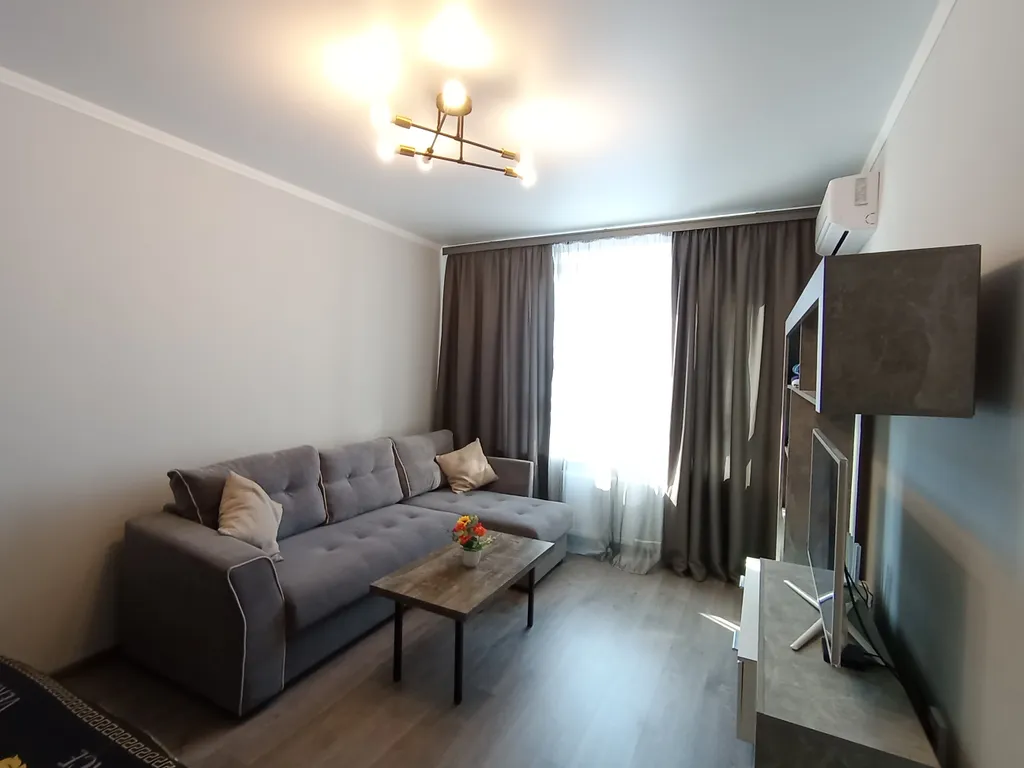 Квартира Квартира Дизайнерская 1-комнатная с евроремонтом на Левенцовке — Ростов-на-Дону