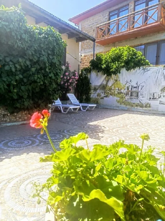 Уютный коттедж с каркасным бассейном