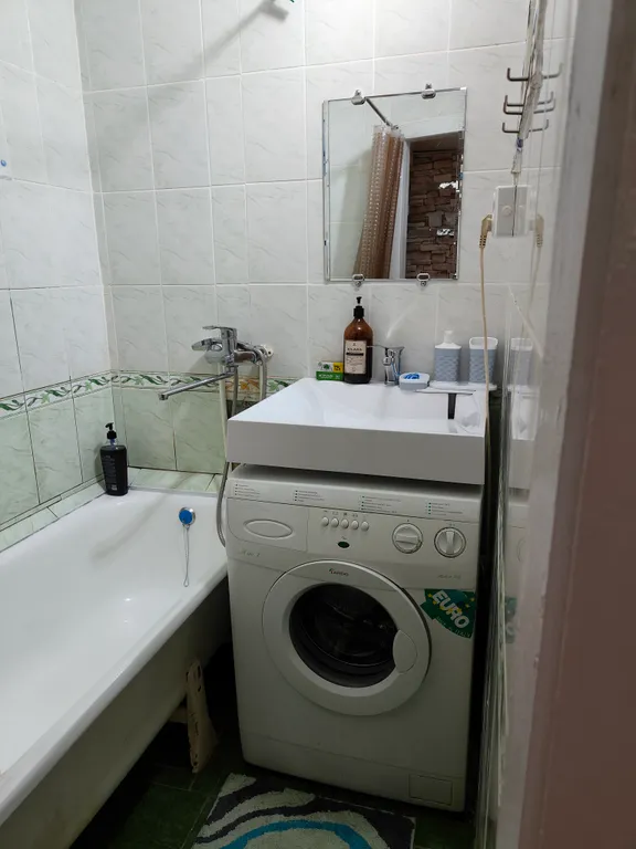 Красивый вид с 2 балконов на горы и реку