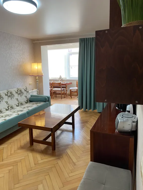 Квартира Классика в сердце города: уютная 2-комнатная квартира у моря — Гагра