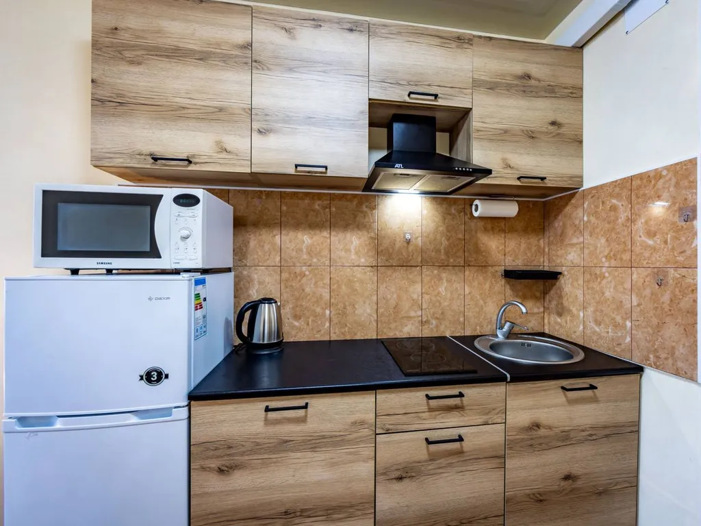 Добродей/Apart