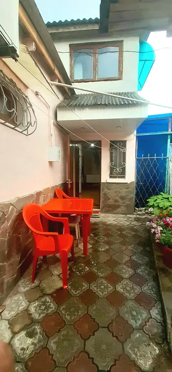 Домик в самом центре