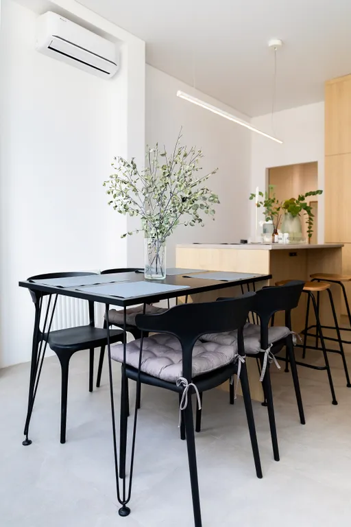 Стильная двухкомнатная квартира у моря