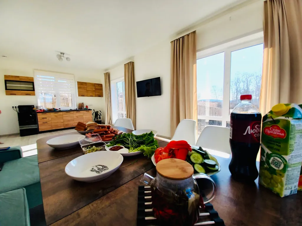 Дом с террасой и видом на закат