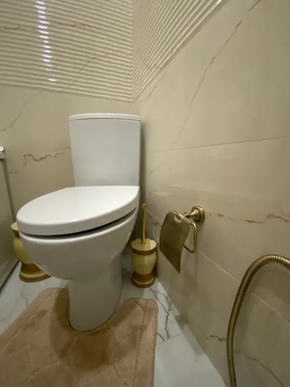 Дом Золотая рыбка с видом на горы и рядом с озером