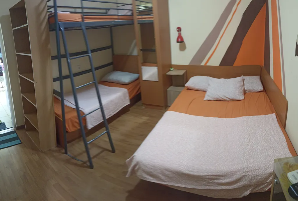 Однокомнатный коттедж с видом на лес и горы