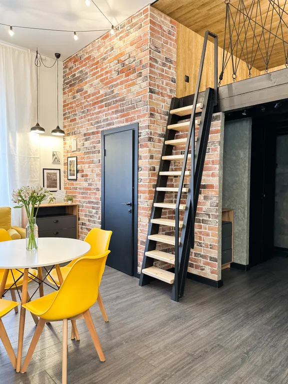 One-Room Loft On Mayakovsky 17
