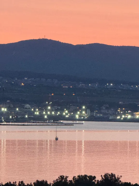 Квартира Апартаменты с видом на море около отеля Метрополь — Геленджик