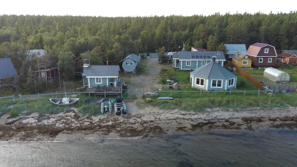 Шале из большого бревна