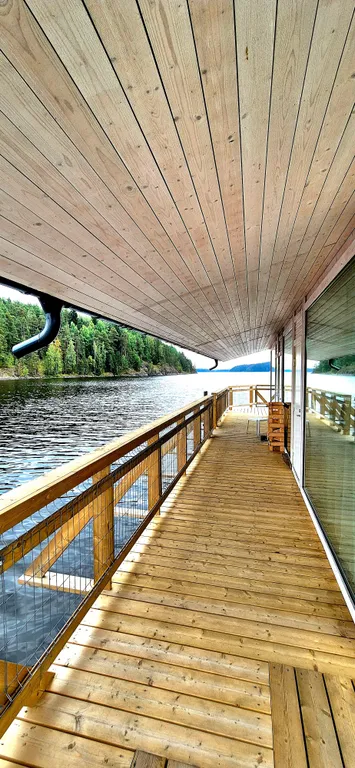 Раухала Стеклянный Коттедж на воде