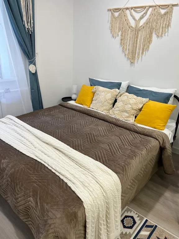 Квартира Квартира Уютная студия Бохо с новым дизайнерским ремонтом — Красноярск