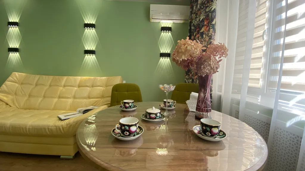 Красивая трех-комнатная квартира с дизайнерским ремонтом