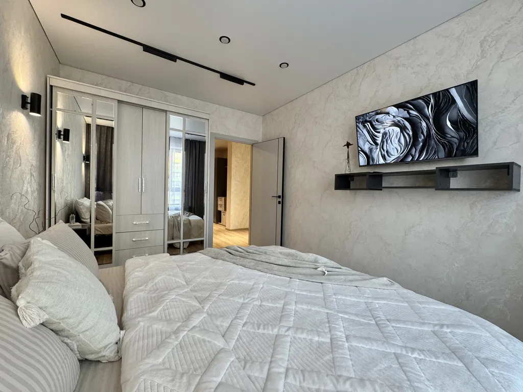 Квартира Квартира Просторная евродвушка с двумя Smart-TV в Прованс — Новосибирск