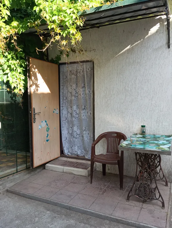 Домик у моря в центре