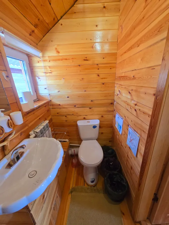 Уютная комната с собственным душем и туалетом