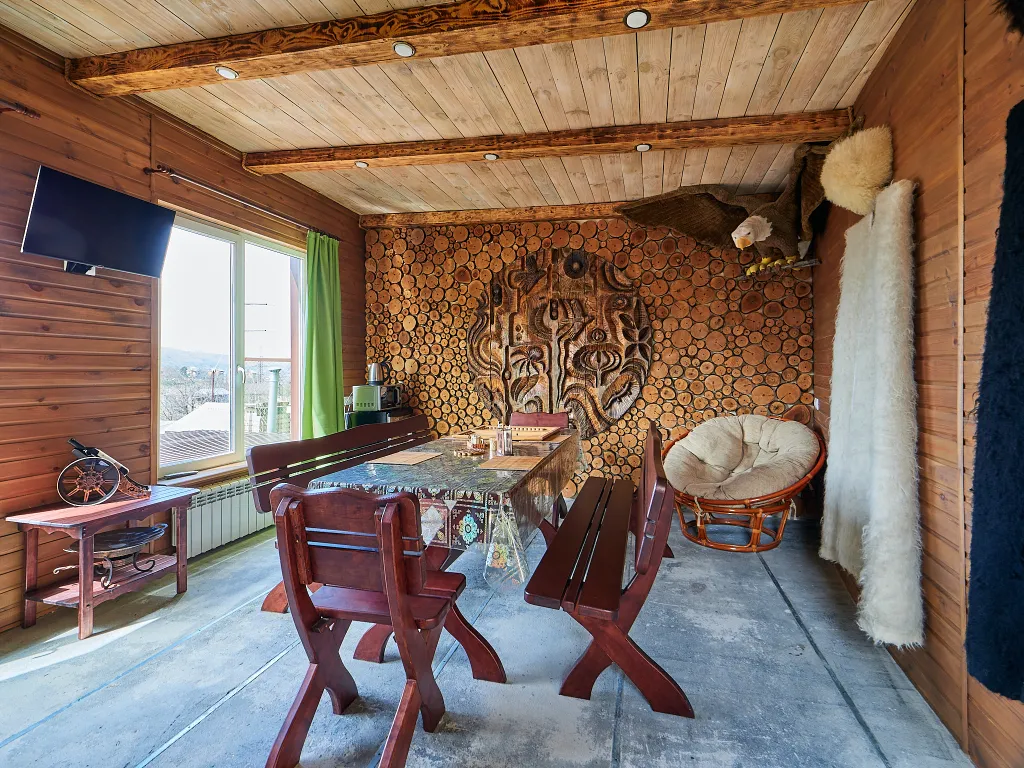 Домик с сауной и беседкой