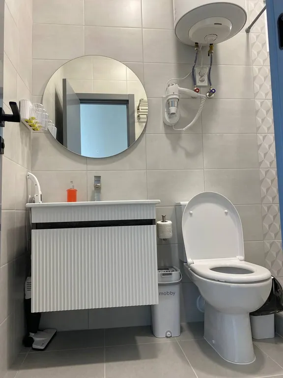 Второй этаж двухэтажного дома, с отдельным входом и общим двором