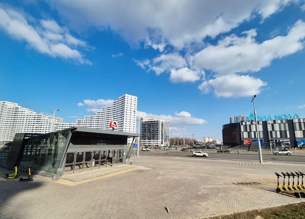 Студия у метро в новостройке