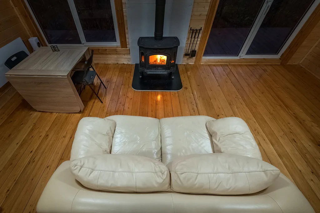 Коттедж Дом с камином, сауной и панорамными окнами — Стеклянный