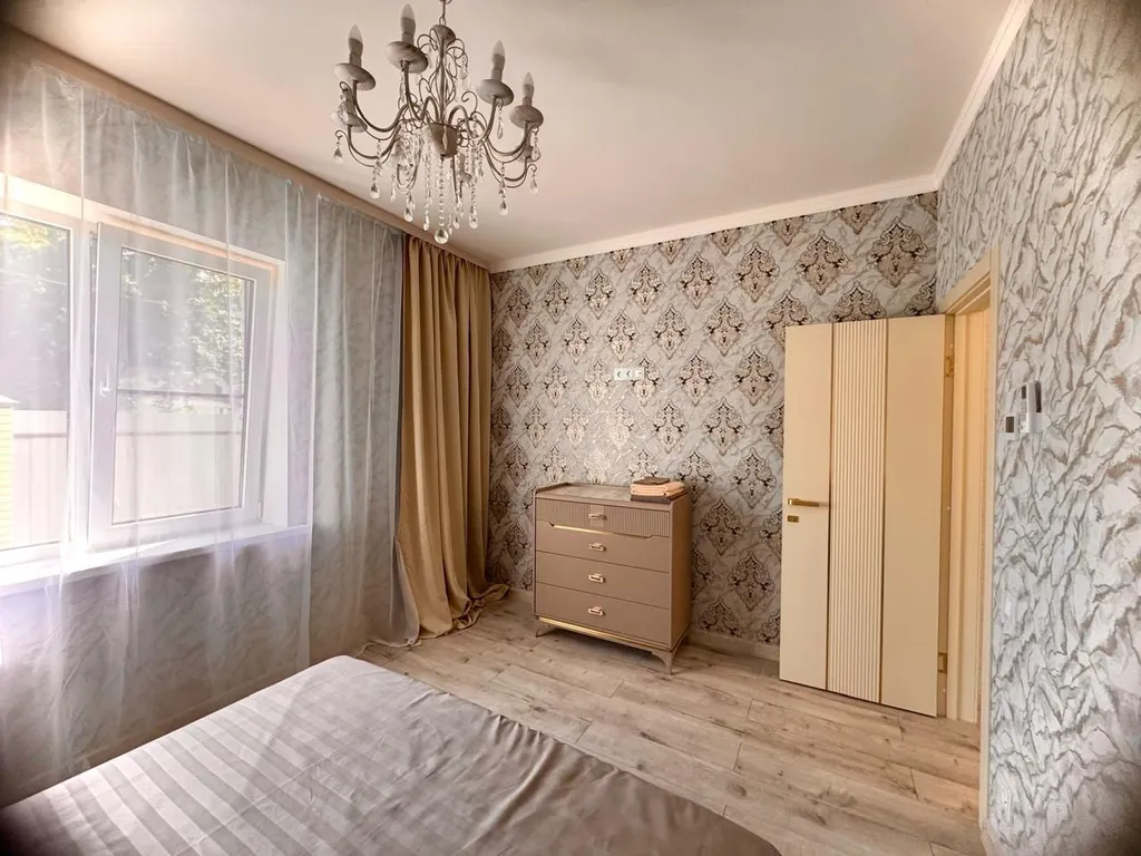 Коттедж Дом с большим бассейном в окружении леса, гор и реки — Горячий Ключ