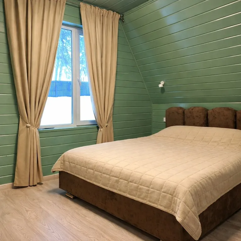 А-фрейм с видом на горы и лес