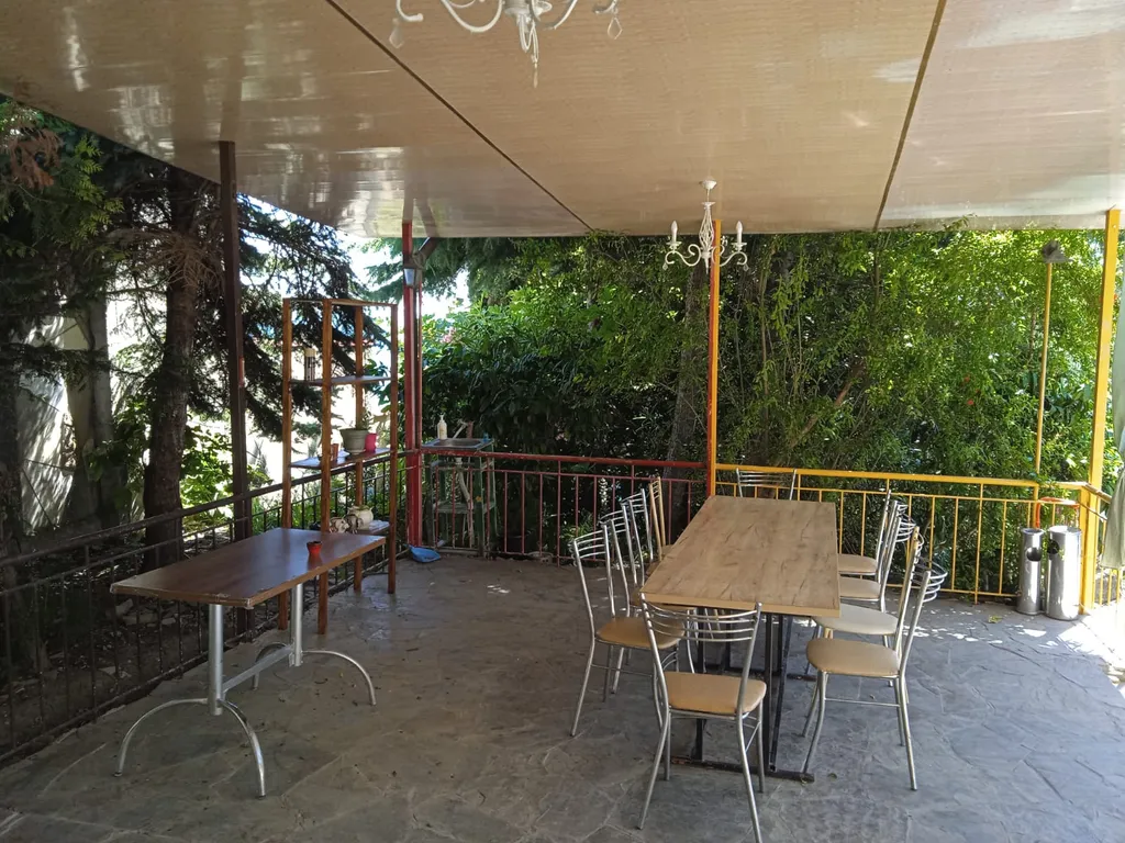 Дом-замок на море