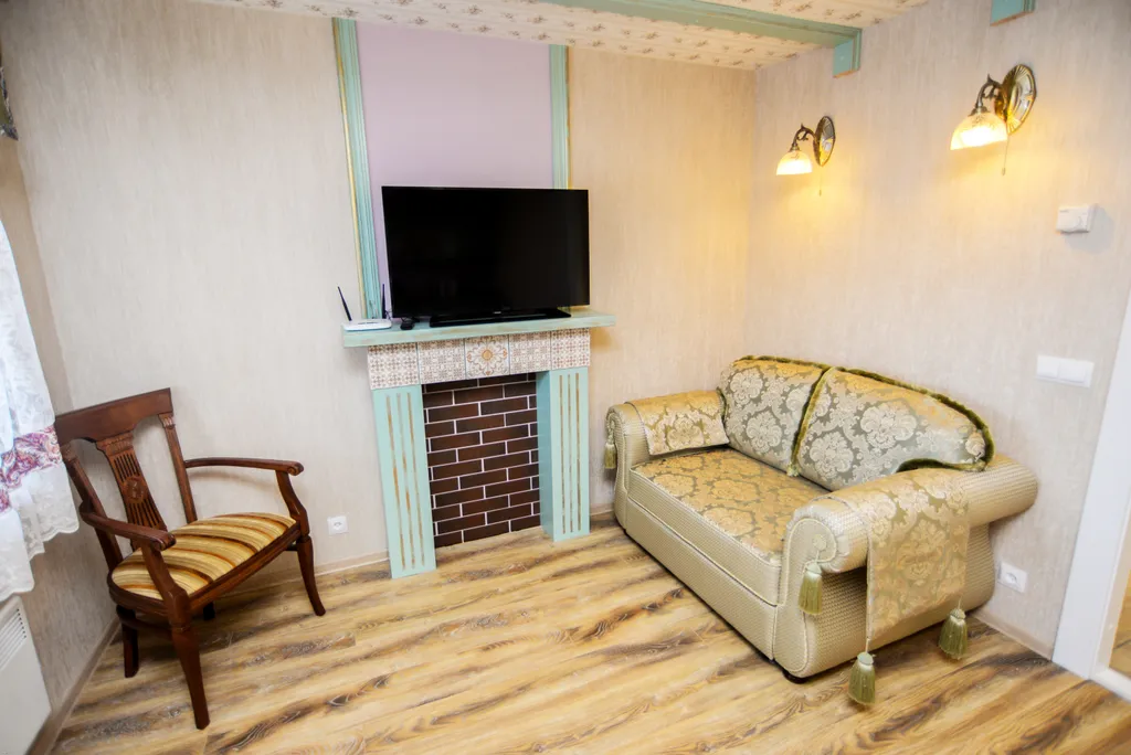 Дом возле монастыря