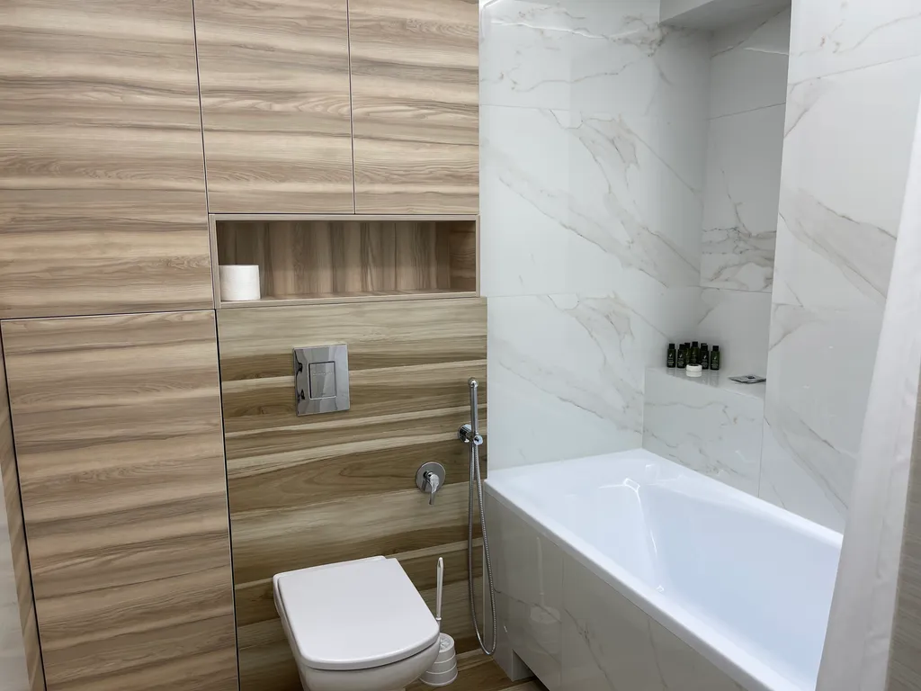 Двухкомнатная квартира в центре города с видом на набережную