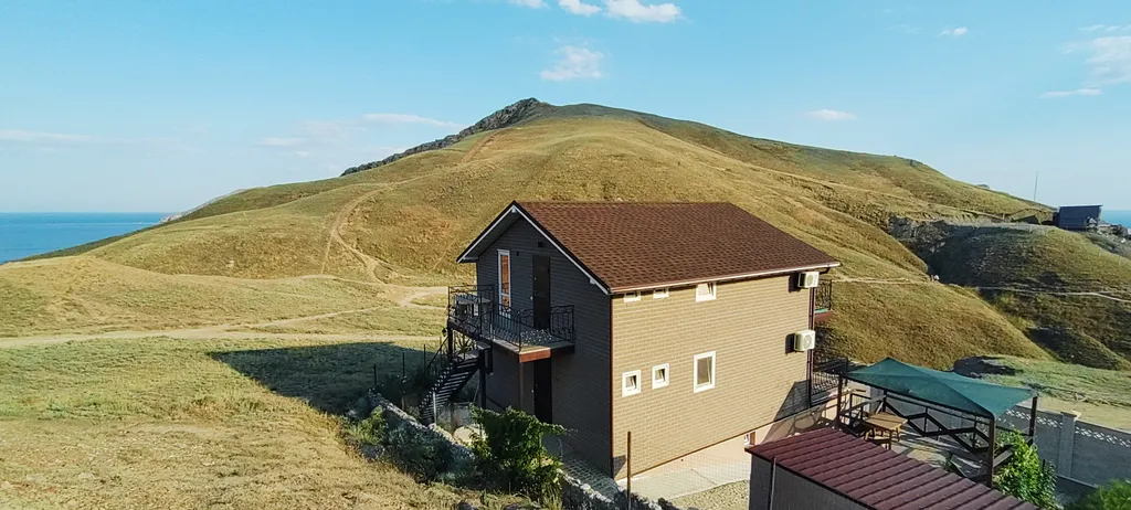 Апартаменты у моря с большой террасой, панорамным видом на море и горы