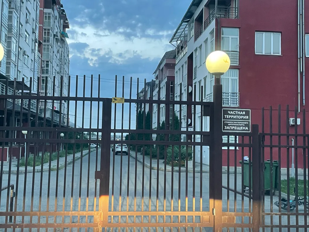 Лофт с террасой в центре на набережной, Закрытый двор