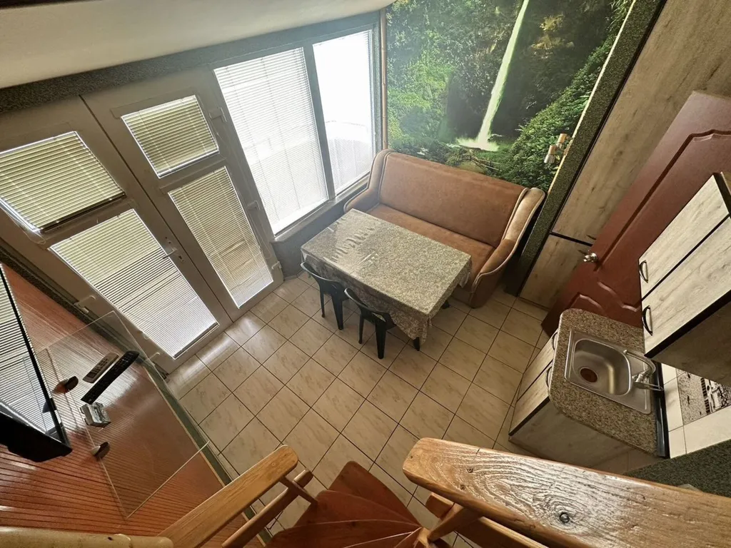 Квартира с мансардой и видом на море