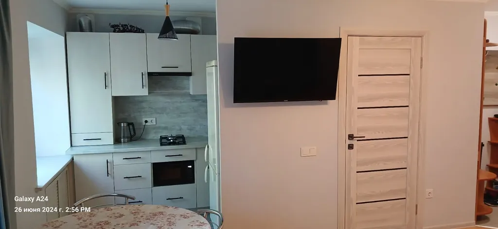 Уютная квартира в центре города, с видом на реку Ловать