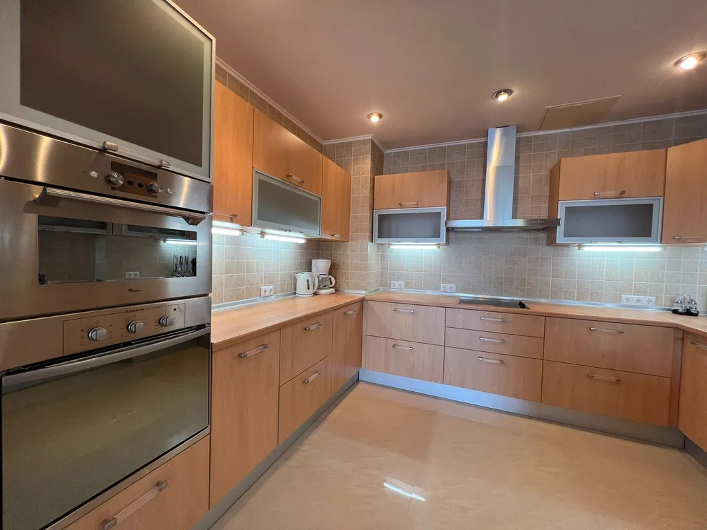 Видовые 3-комнатные апартаменты возле пляжа