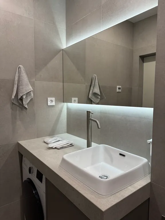 Коттедж Барнхаус премиум на берегу озера — Светлое