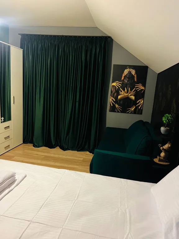 Дом с бассейном