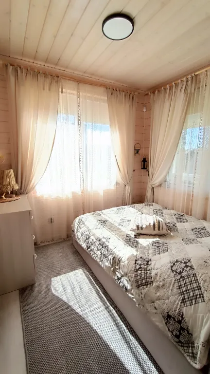 Уютный дом с панорамным видом, просторной территорией и баней