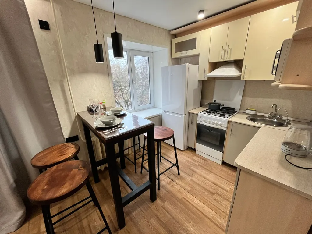 Квартира в 1 минуте ходьбы от нижнекамских терм с новой мебелью