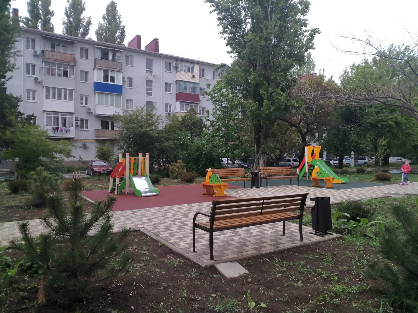 Во дворе