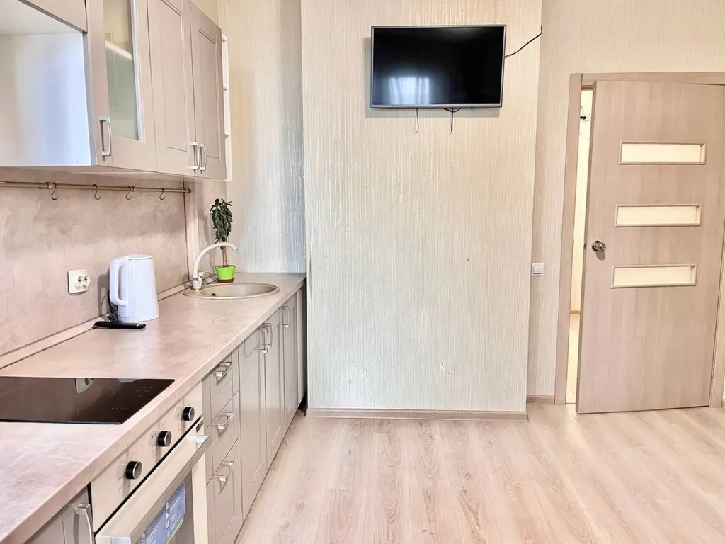 Евродвушка Апарт Гулливер с лоджией в центре