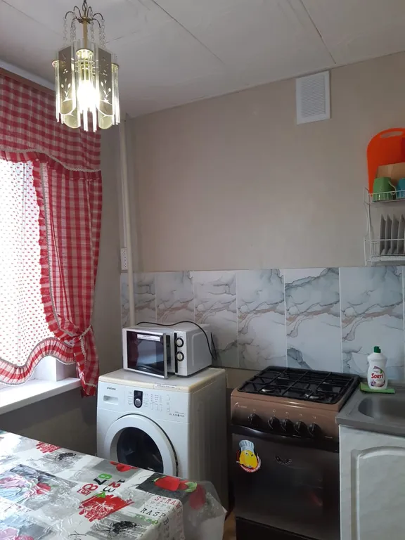 2х комн кв. командированным с балконом, кондиционером у института