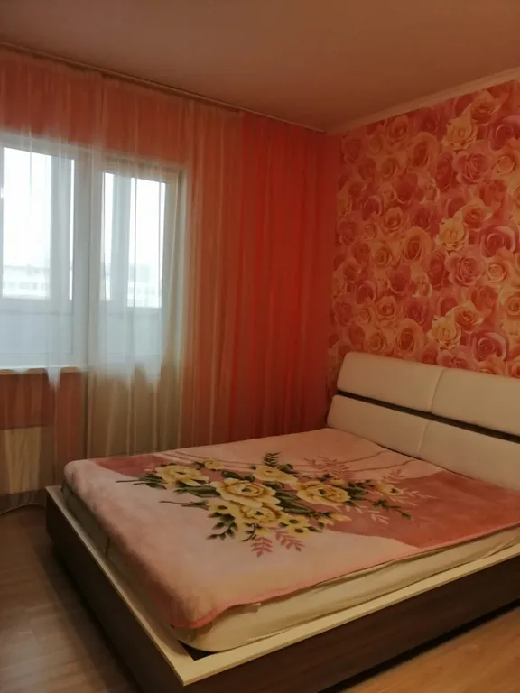 Недорогая квартира в центре города — аренда посуточно в Сургут