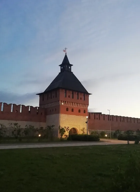 Полноценная двухкомнатная квартира с видом на платоновский парк