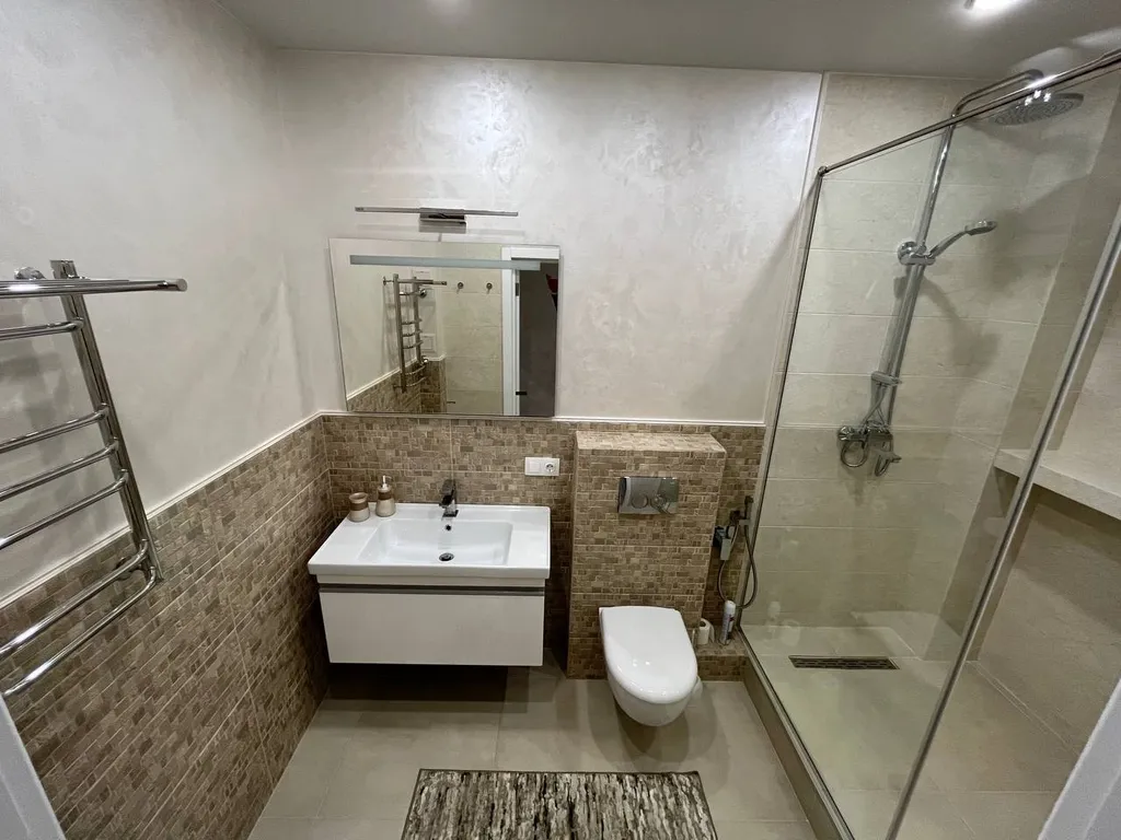 Трехкомнатная квартира-студия в центральном районе