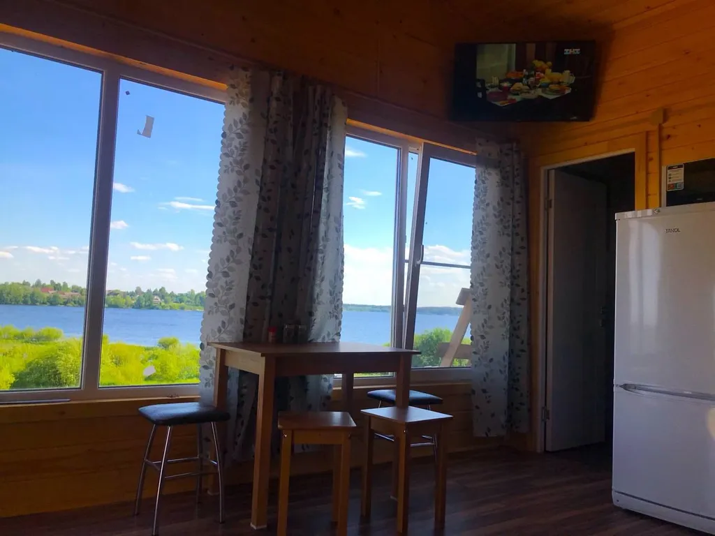 Коттедж Дом у озера — Ланино