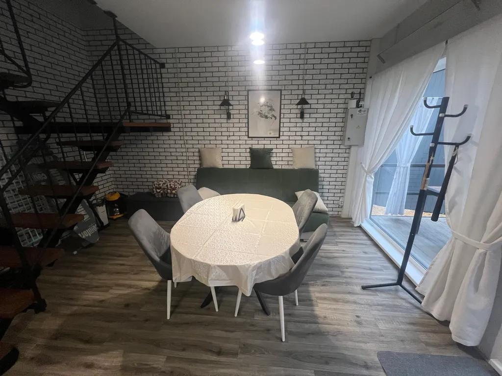 Дача в сосновом бору.
( до 9 гостей)