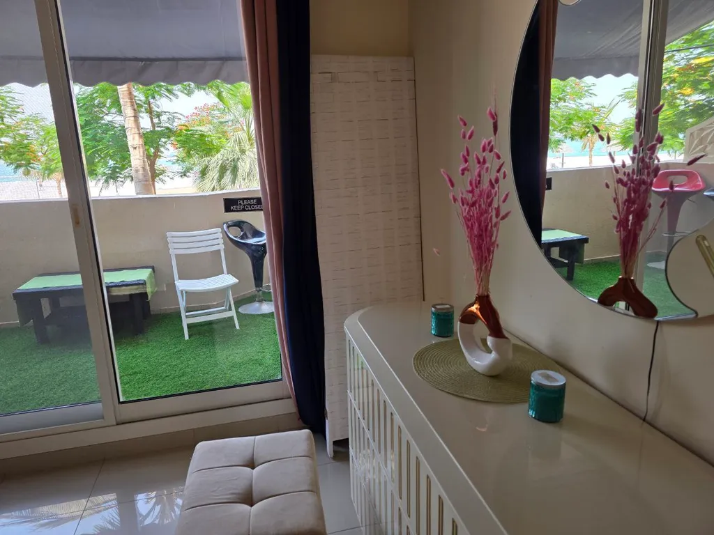 Апартаменты с частным пляжем и видом на море на острове Марджан