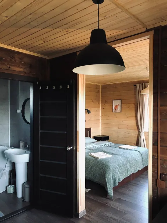 Дом-студия на берегу озера Кот и Лось