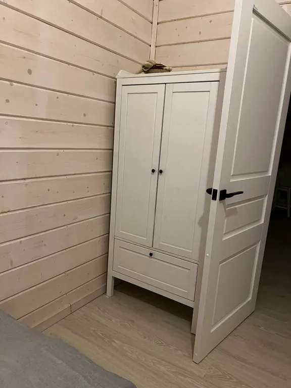 Домик с видом на озеро