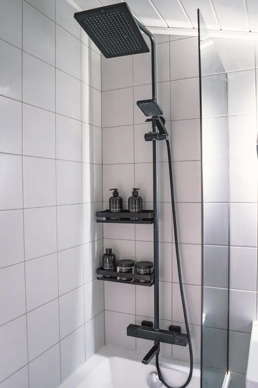 Дом на берегу пруда в Эко-местечке с банным чаном